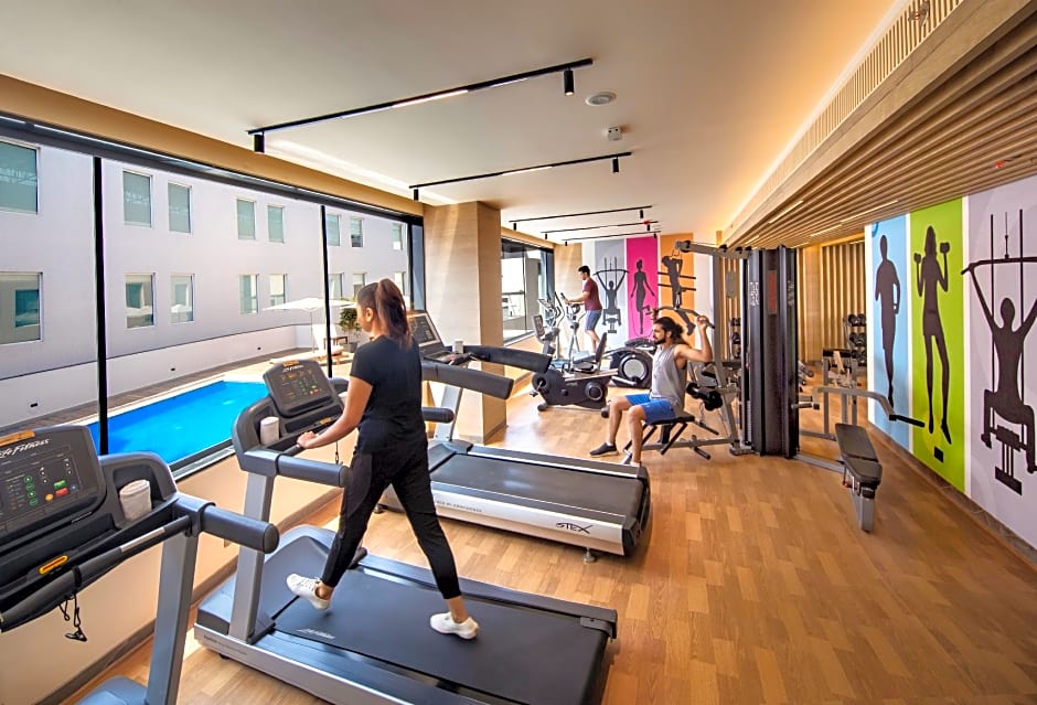 O by Tamara Coimbatore