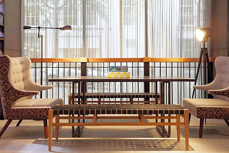 Moxy Richmond Downtown