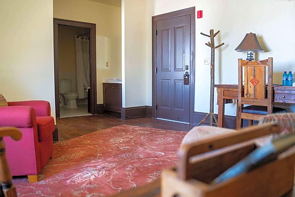 Sheridan Inn, B/W Signature Collection