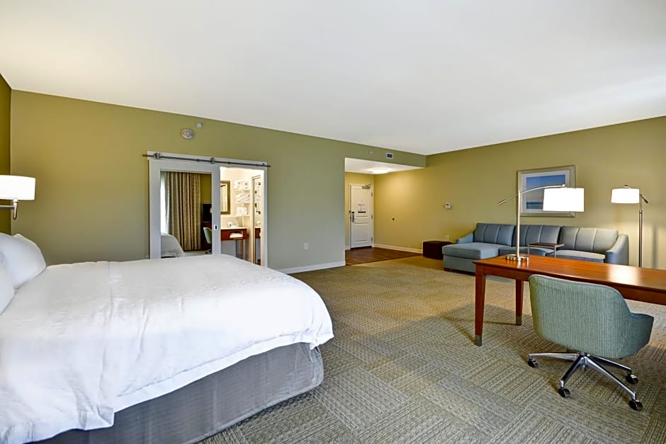 Hampton Inn & Suites Charleston Airport