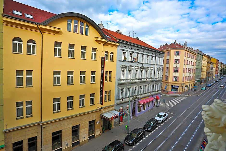 Ariston & Ariston Patio Hotel