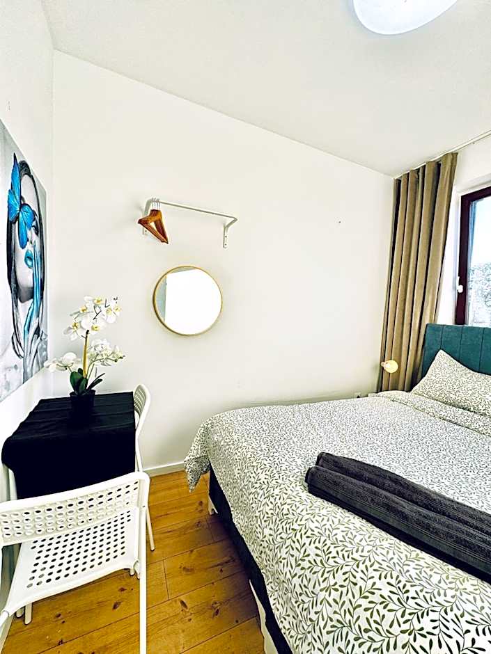 Budget Friendly Private Rooms with Garden