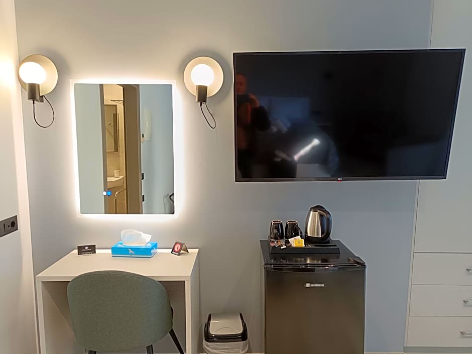 Oikos 9 Rooms and Suites