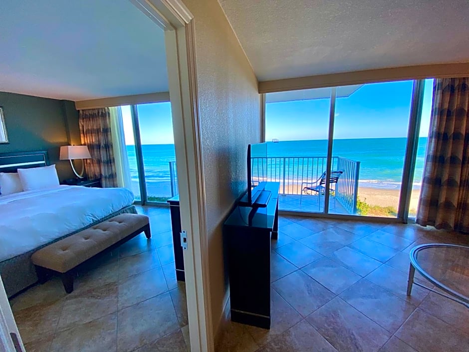 Radisson Suite Hotel Oceanfront