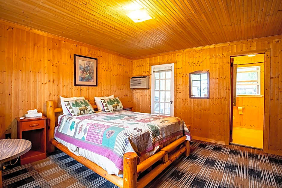 Lloyd's On The River Country Inn By OYO