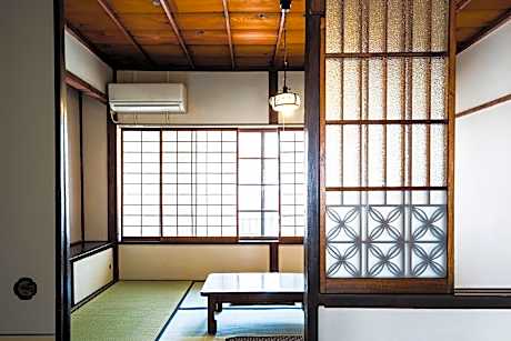 Go Japanese Style Room with Shared Bathroom