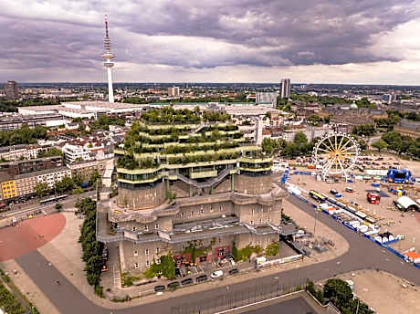 REVERB by Hard Rock Hamburg