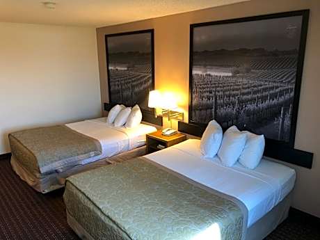 Studio Suite with Two Queen Beds - Non-Smoking