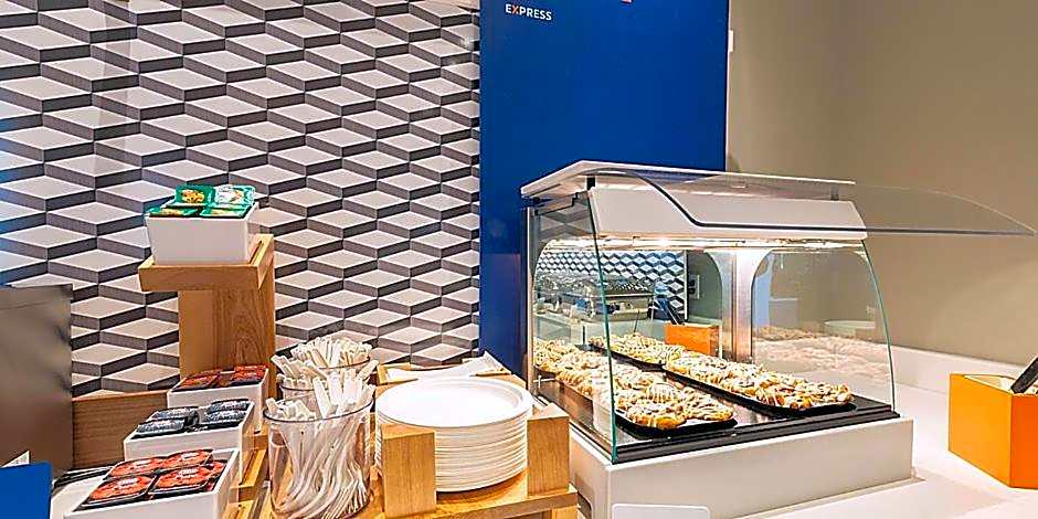 Holiday Inn Express & Suites - Lumberton By IHG