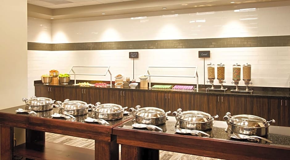 Embassy Suites by Hilton Portland Tigard