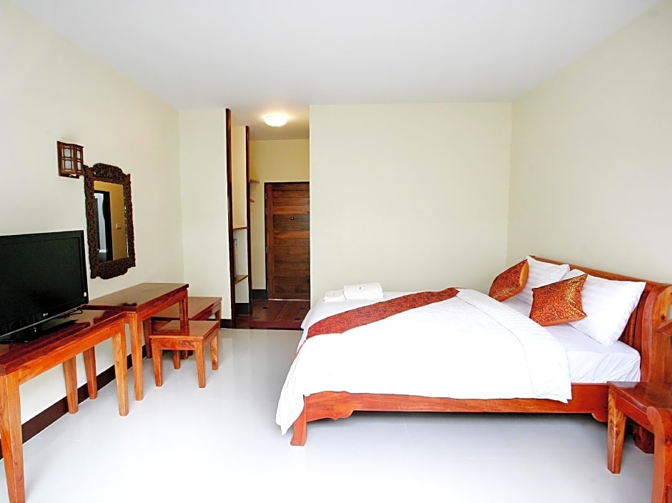 Baan Na Khon Hotel