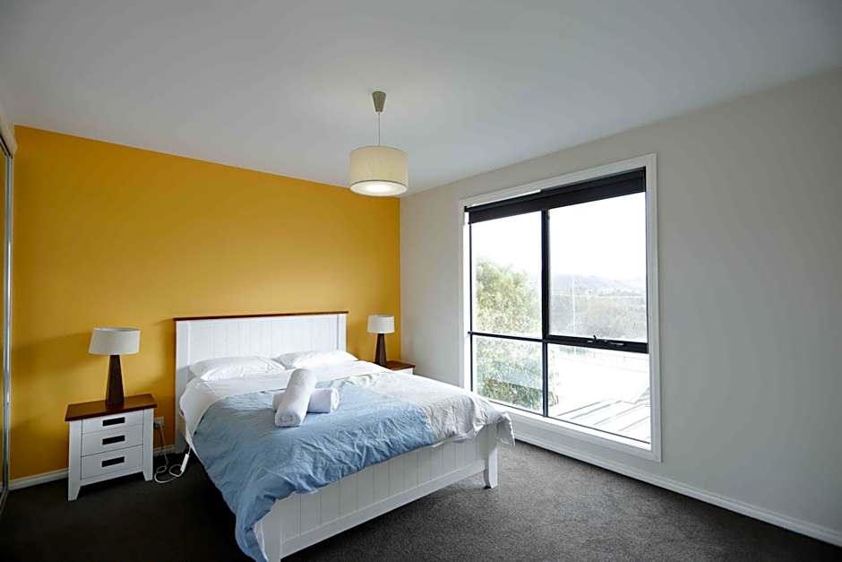 Apollo Bay Seal Apartments