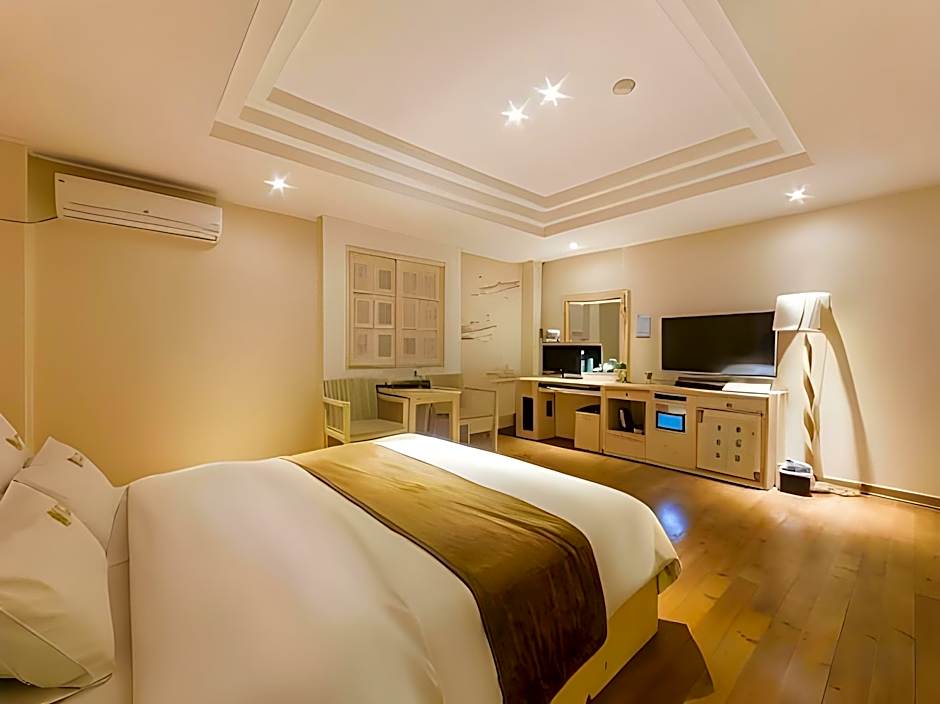 Hwaseong Wolmun Lavender Onchen Hotel