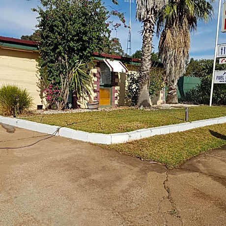 Golden Peak Motel