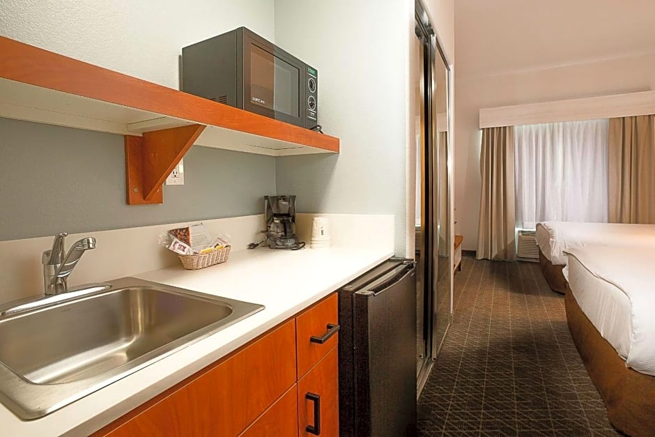 Hawthorn Suites by Wyndham Oakland/Alameda