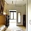 Hostel Numero Trece - Private Capsule Deds - Albergue Juvenil - FREE towels, coffee & tea, remote check-in
