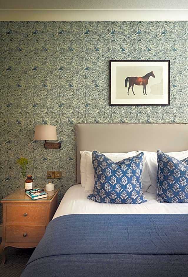 Horse & Jockey Hotel