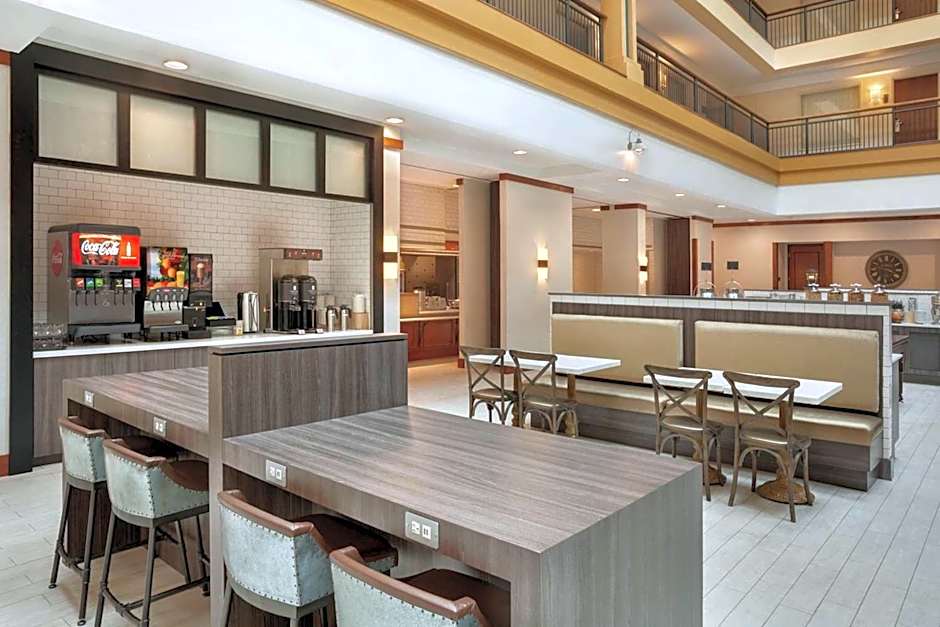 Embassy Suites By Hilton Hotel Denver - International Airport