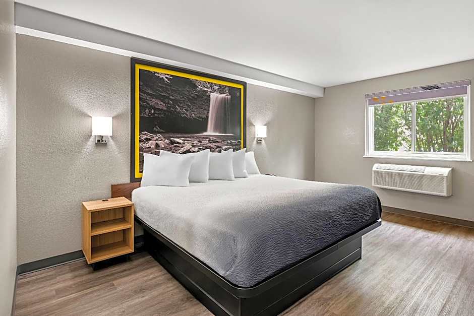 Super 8 by Wyndham Lewiston Auburn Area