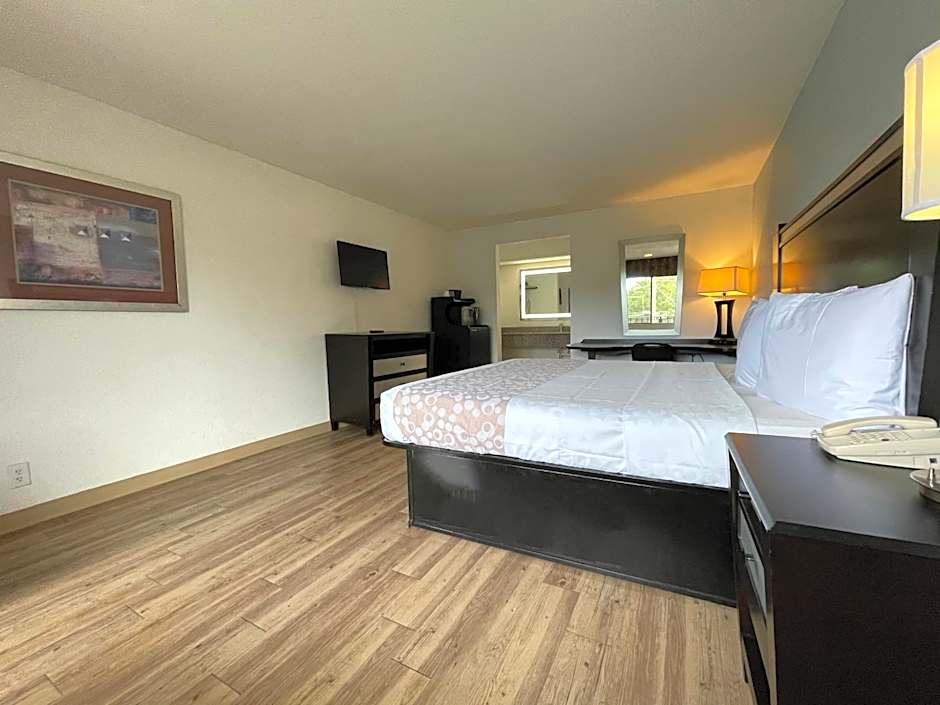 Tricove Inn & Suites