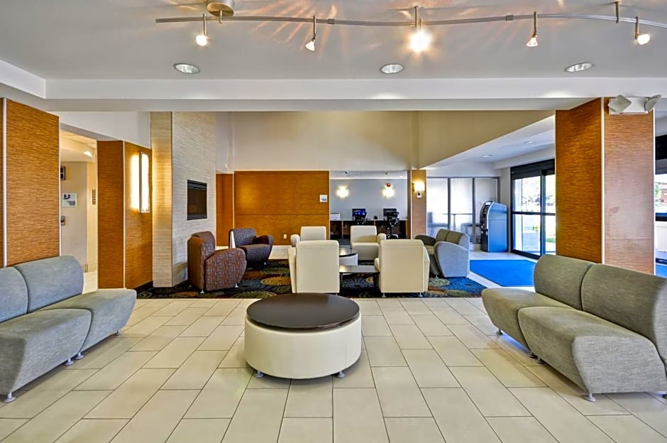 Holiday Inn Express Romulus / Detroit Airport By IHG
