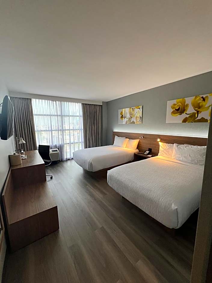 Wingate by Wyndham Long Island City