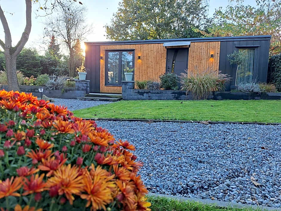 B&B Vierlingsbeek, Appartement Onder één dak en tuin-chalet