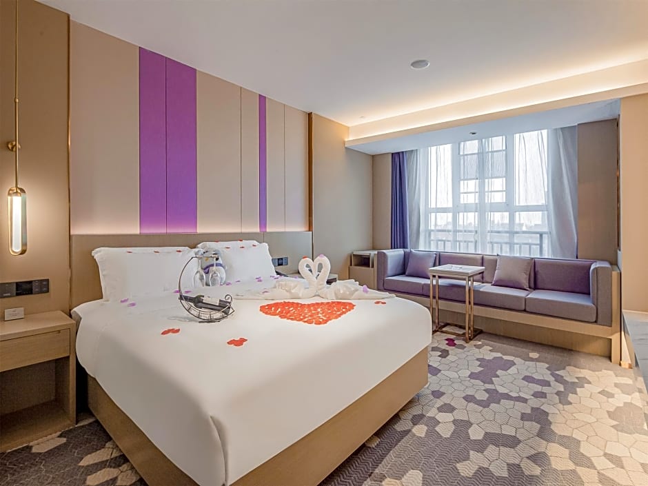 Lavande Hotel Yueyang County Fuya