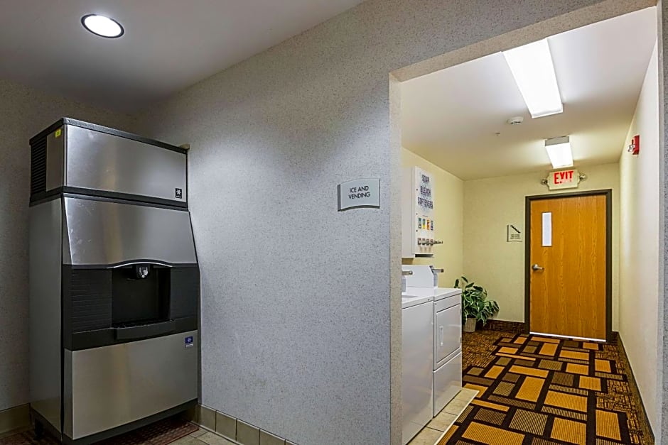 Quality Inn & Suites Belmont Route 151