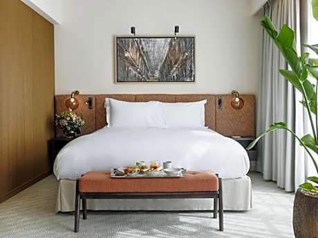 One-Bedroom Junior King Suite with Separate Living Area