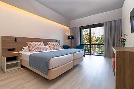 Superior Twin Room with Balcony