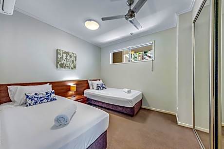 Two Bedroom Apartment - Ocean Views - Unit 28