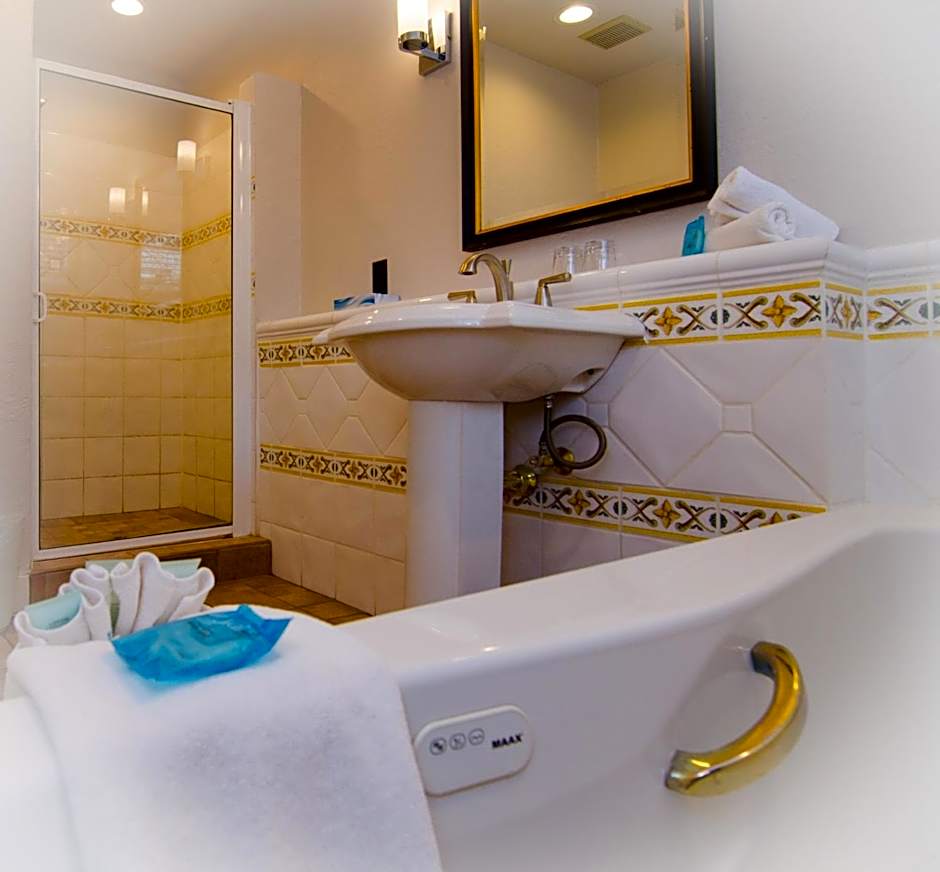 Galiano Oceanfront Inn & Spa