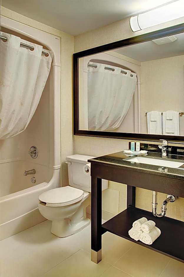 Clarion Pointe