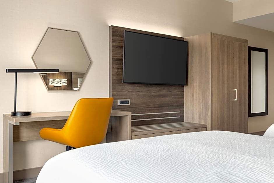 Holiday Inn Express - Strathroy By IHG