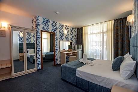 Family 2 Bedroom for 4 Person