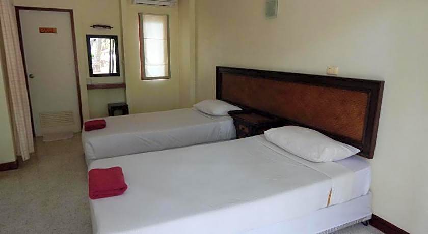 Jinta Hotel Nathon Beach