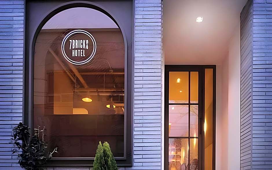 Gwangyang Seven Bricks Hotel