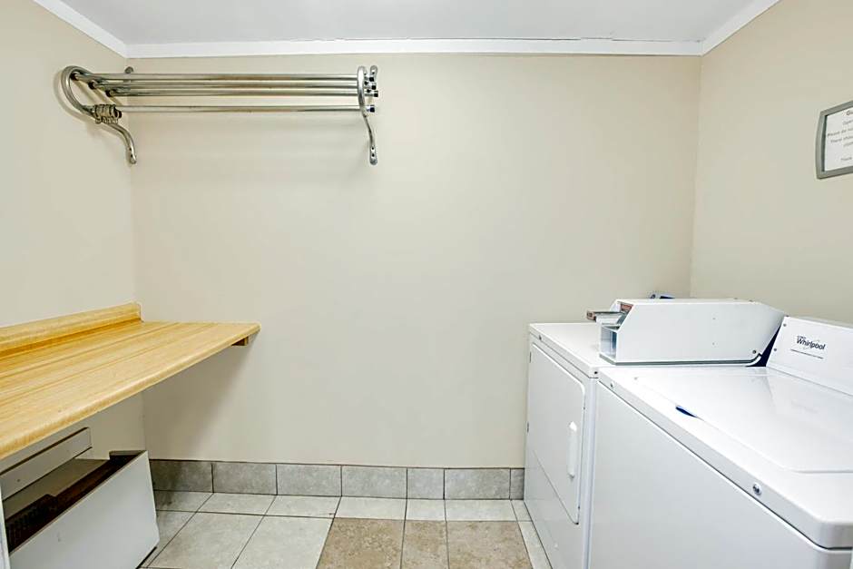 Rodeway Inn & Suites Saginaw I-675