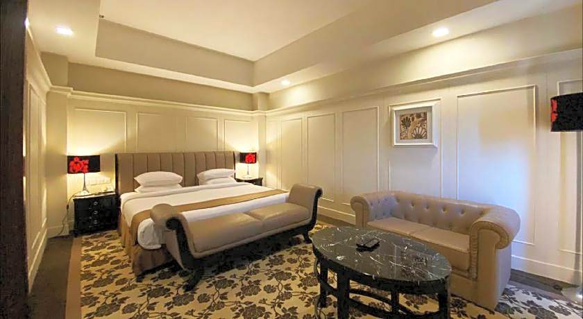 Crown Garden Hotel