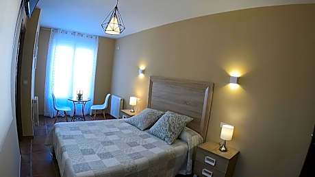 Hostal Santiago - Alojamientos en CARRION DE LOS CONDES