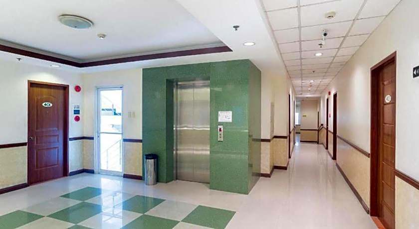 OYO 187 The Maxwell Hotel