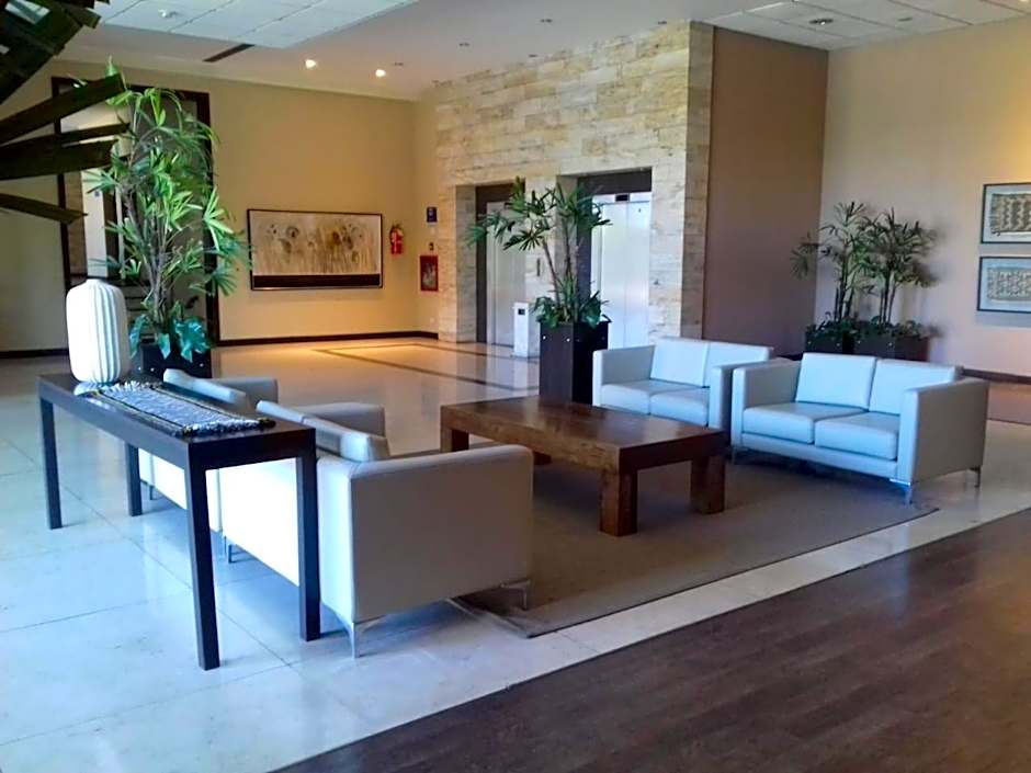 Hotel Tower Inn & Suites