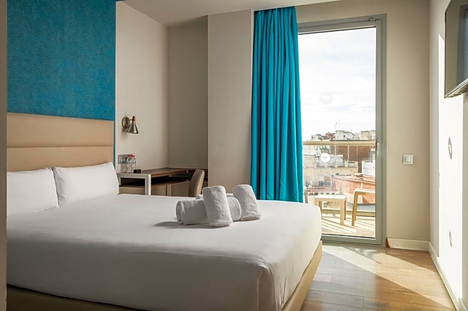 Arya Stadium Hotel