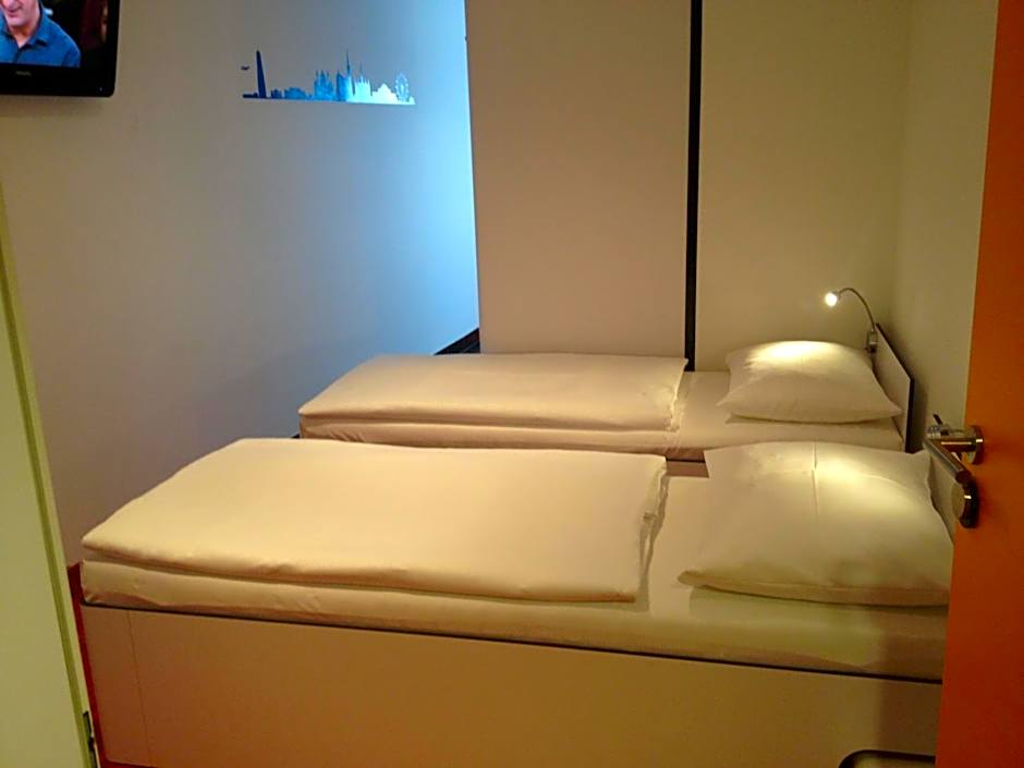 HB1 Budget Hotel - contactless check in