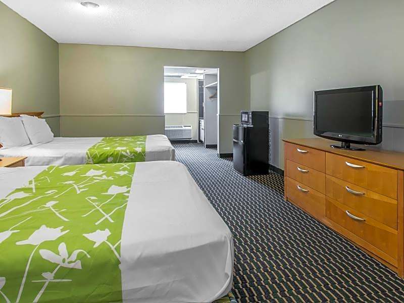 Rodeway Inn & Suites Winter Haven Chain of Lakes