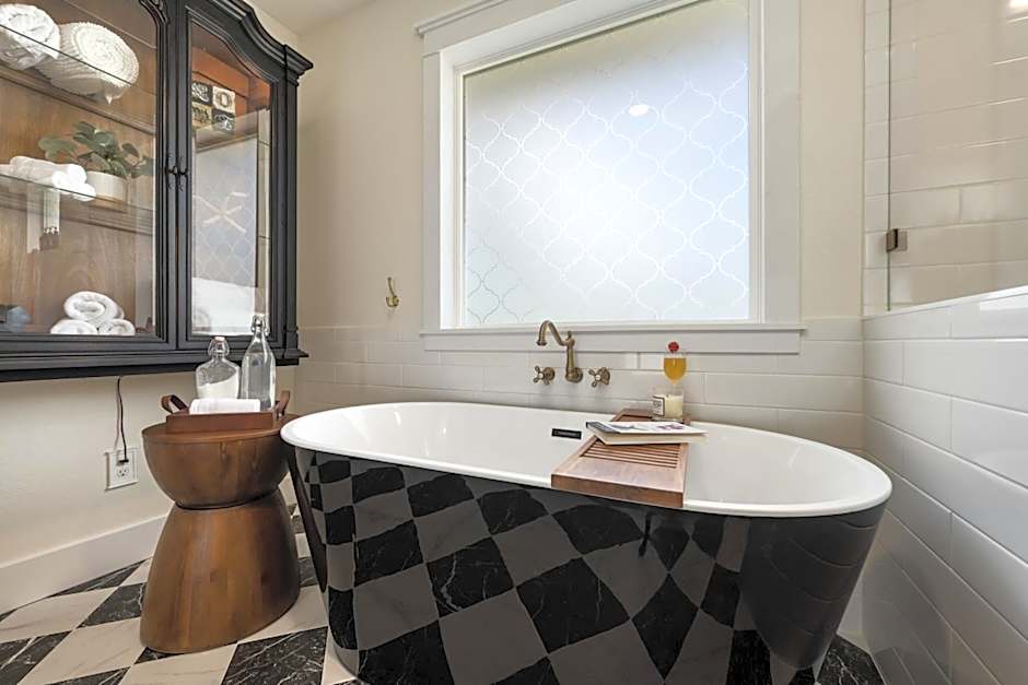 The Plantation House Boutique Inn