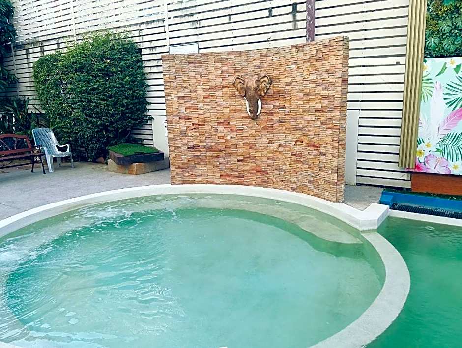 Ayara Grand Palace Hotel