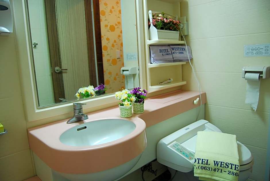 Gunsan Western Hotel