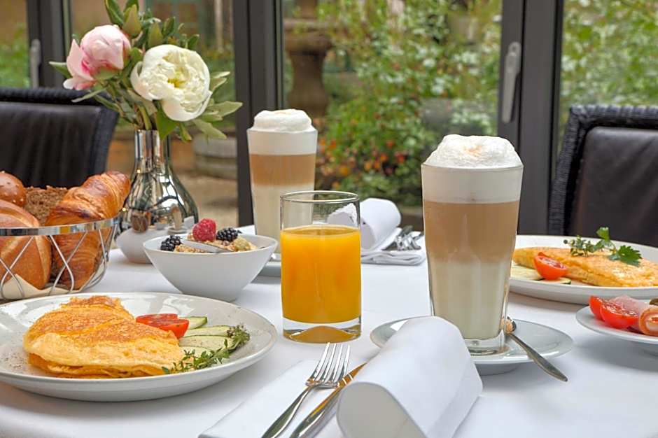 MAXIMILIAN MUNICH Apartments & Hotel